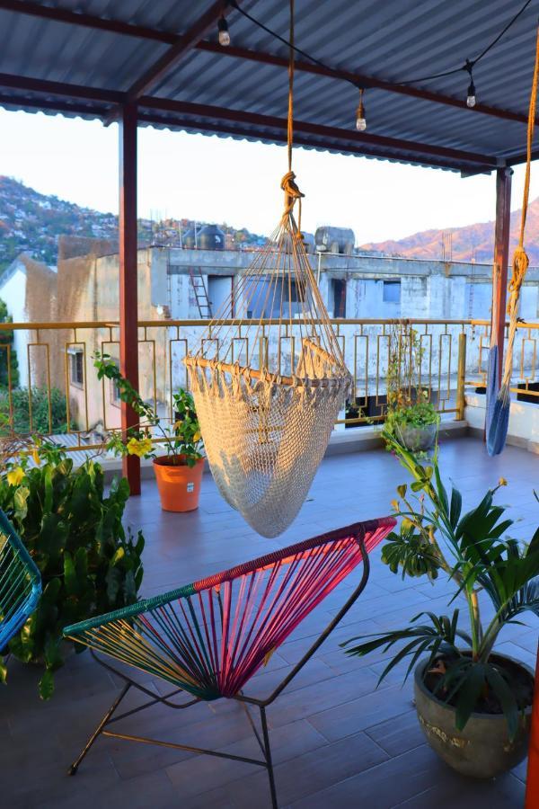 Hotel Casa Mandarine , Amazing Private Rooms W Balcony, Rooftop, Hammocks, Ac, Smartv, 100Mbs! Zihuatanejo Exteriör bild